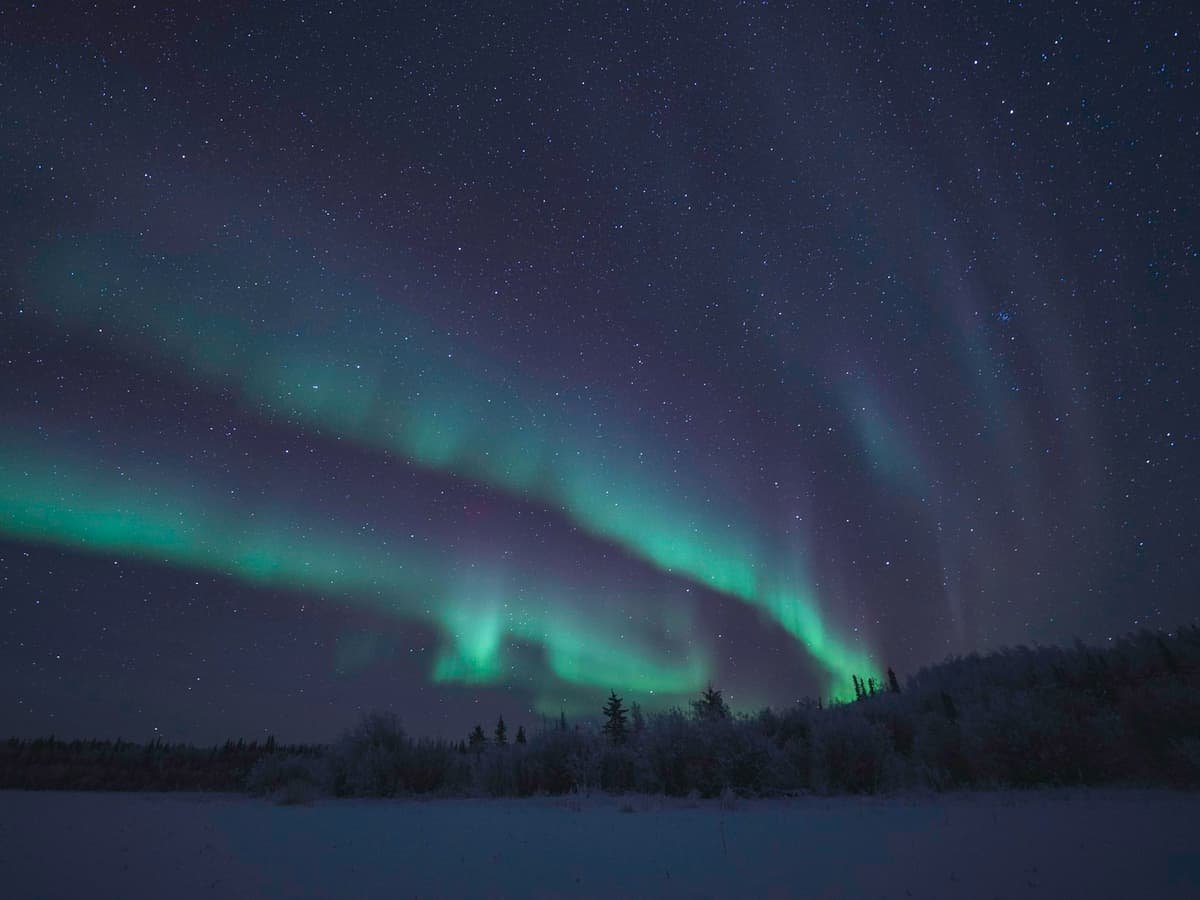 Green aurora lights: date idea in the Northwest Territories