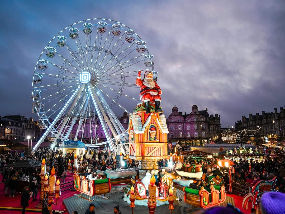 Ferris wheel and festive lights at a winter market: date idea in Quebec